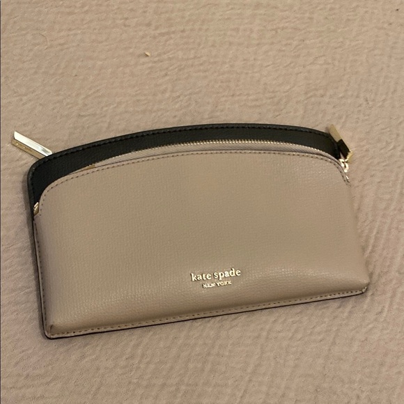 kate spade Handbags - Kate Spade Sylvia Taupe and Black Leather Phone bag . No strap